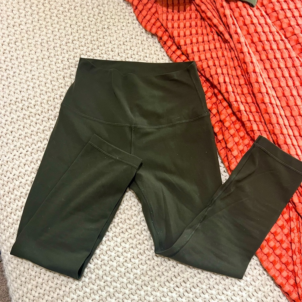 LULULEMON CROP PANTS